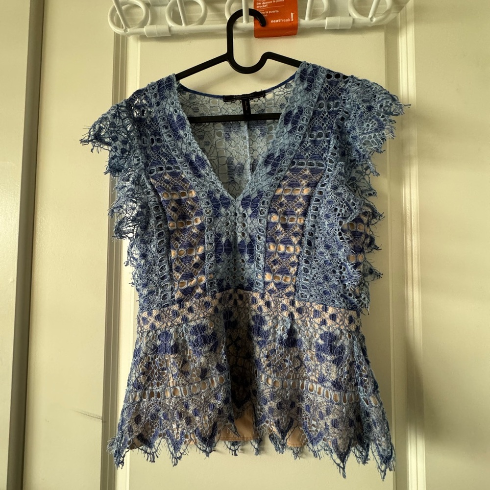 BCBGMaxAzria Blue Lace top~ style Ambar
Butterfly
